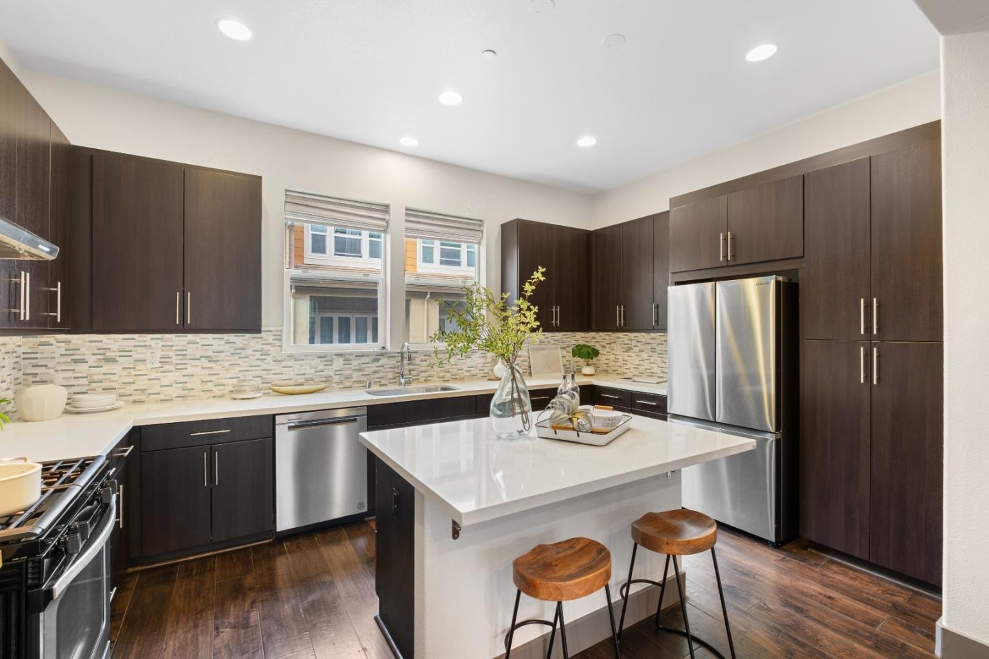 Detail Gallery Image 18 of 69 For 2423 Stearman Ln #2,  San Jose,  CA 95132 - 3 Beds | 3 Baths