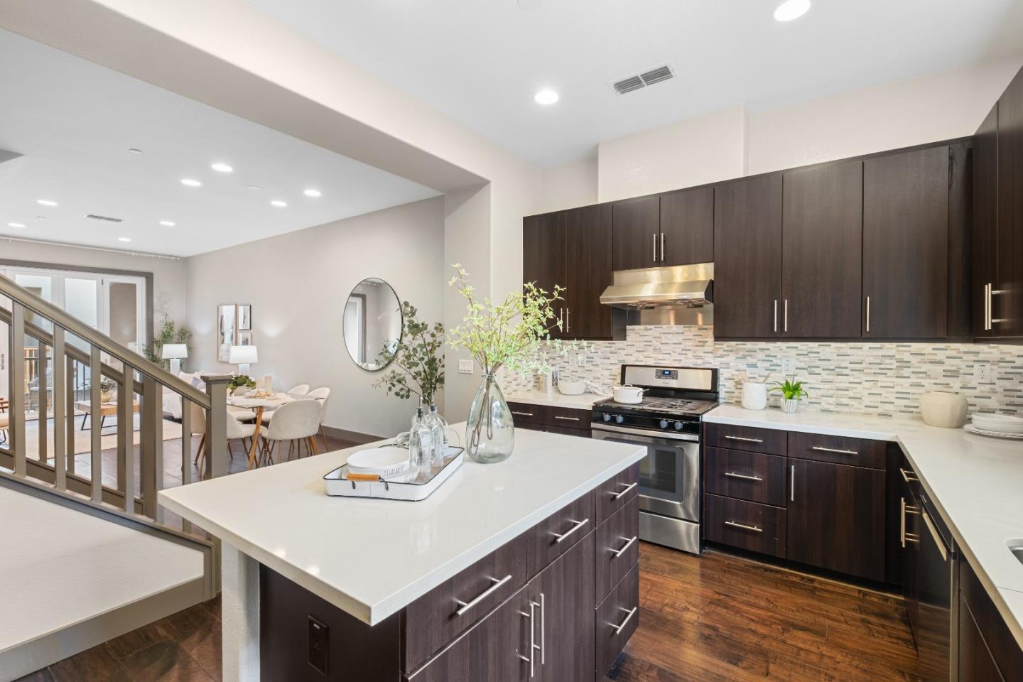 Detail Gallery Image 20 of 69 For 2423 Stearman Ln #2,  San Jose,  CA 95132 - 3 Beds | 3 Baths