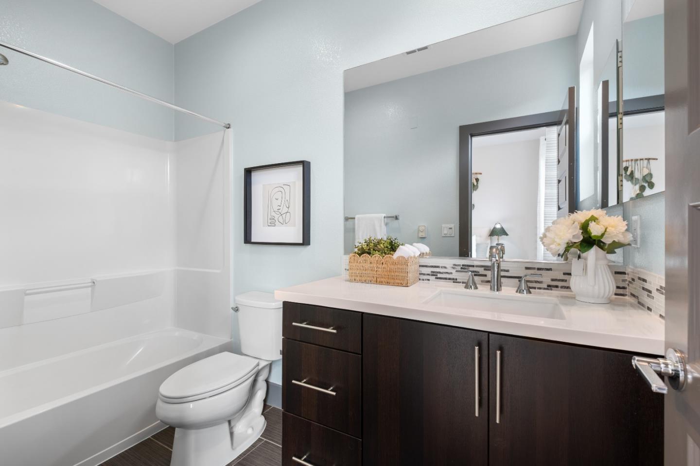 Detail Gallery Image 33 of 69 For 2423 Stearman Ln #2,  San Jose,  CA 95132 - 3 Beds | 3 Baths