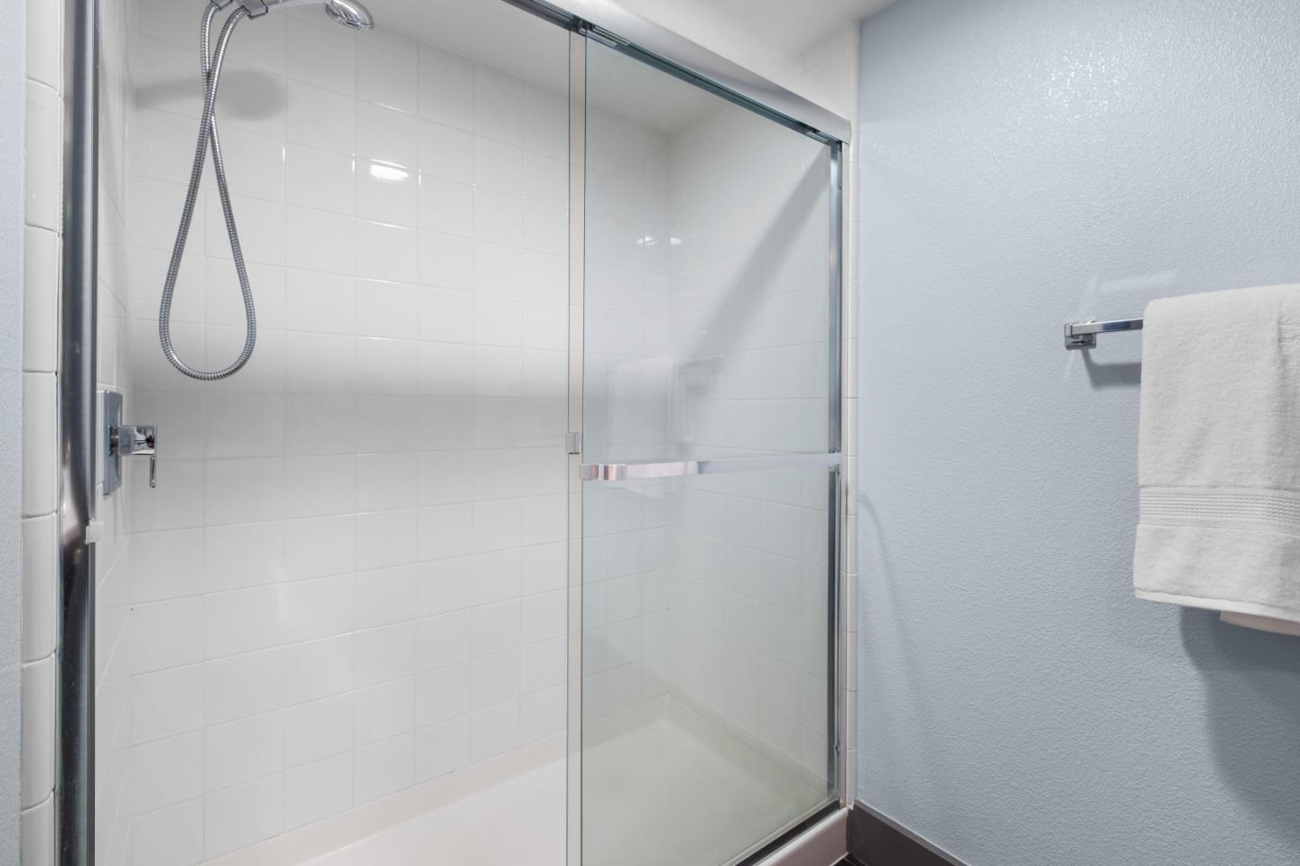 Detail Gallery Image 34 of 69 For 2423 Stearman Ln #2,  San Jose,  CA 95132 - 3 Beds | 3 Baths