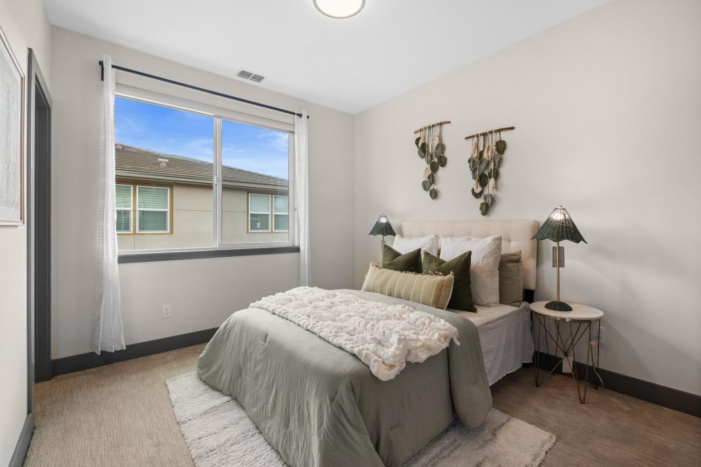 Detail Gallery Image 38 of 69 For 2423 Stearman Ln #2,  San Jose,  CA 95132 - 3 Beds | 3 Baths