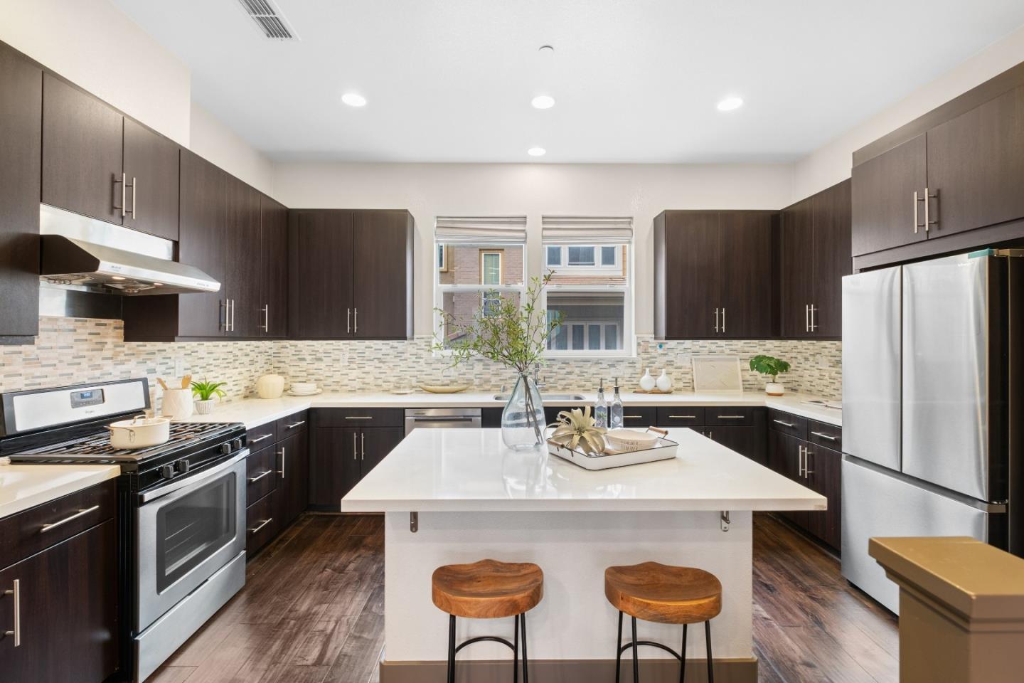 Detail Gallery Image 4 of 69 For 2423 Stearman Ln #2,  San Jose,  CA 95132 - 3 Beds | 3 Baths