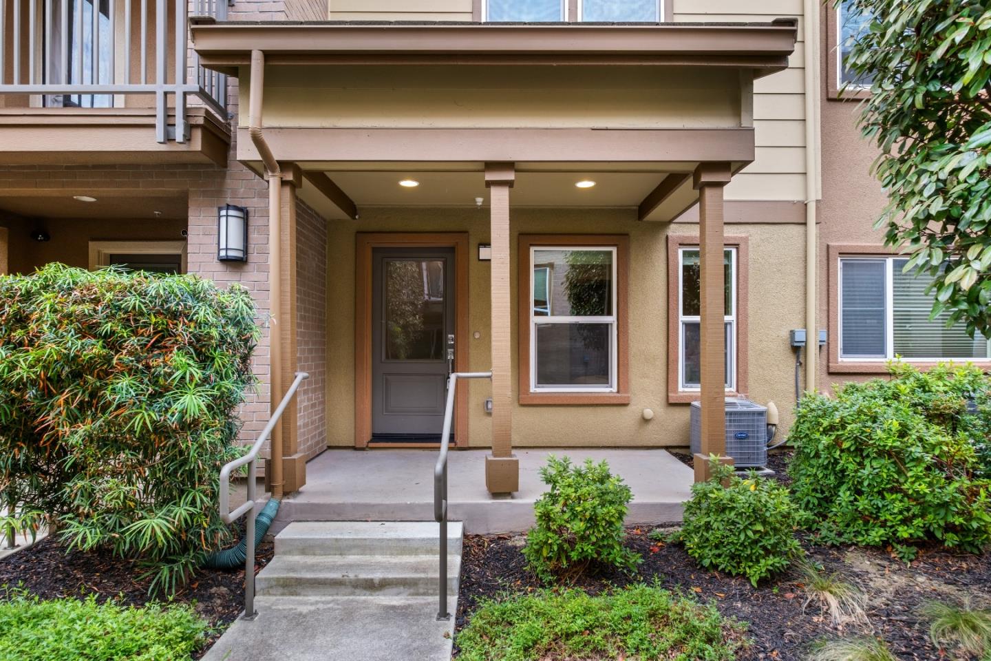 Detail Gallery Image 46 of 69 For 2423 Stearman Ln #2,  San Jose,  CA 95132 - 3 Beds | 3 Baths