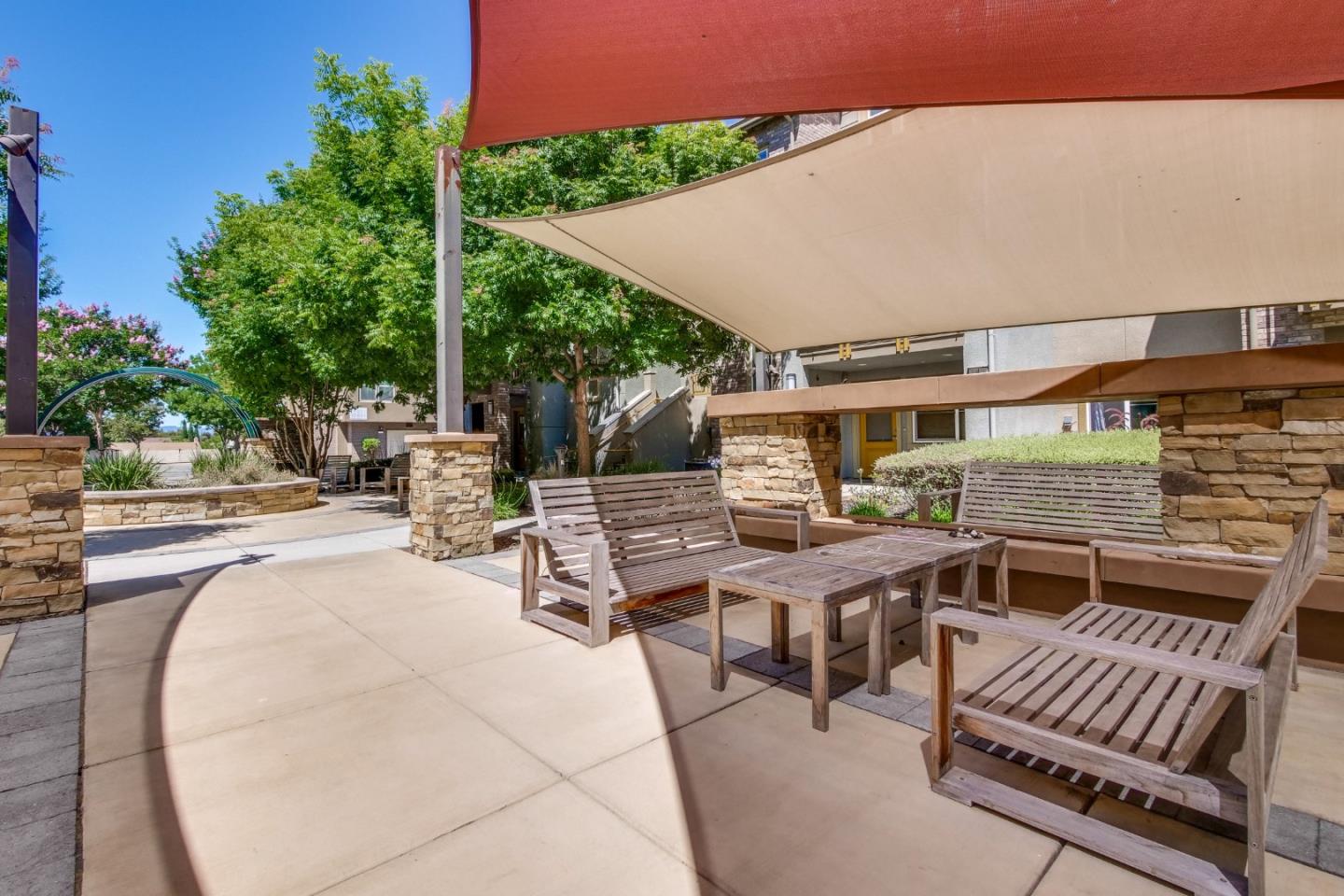 Detail Gallery Image 49 of 69 For 2423 Stearman Ln #2,  San Jose,  CA 95132 - 3 Beds | 3 Baths