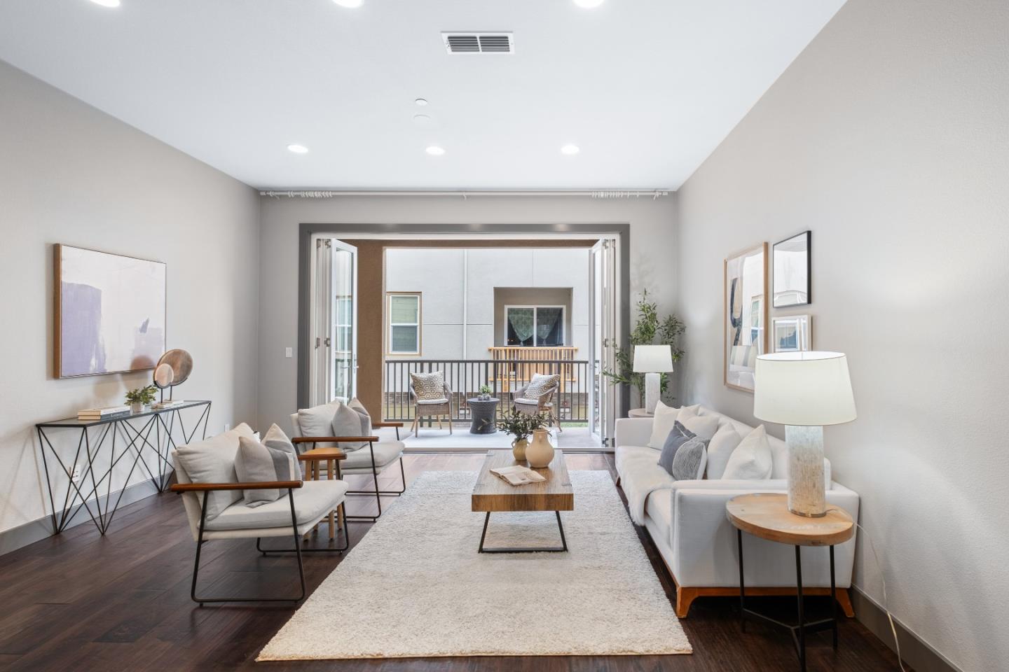 Detail Gallery Image 5 of 69 For 2423 Stearman Ln #2,  San Jose,  CA 95132 - 3 Beds | 3 Baths