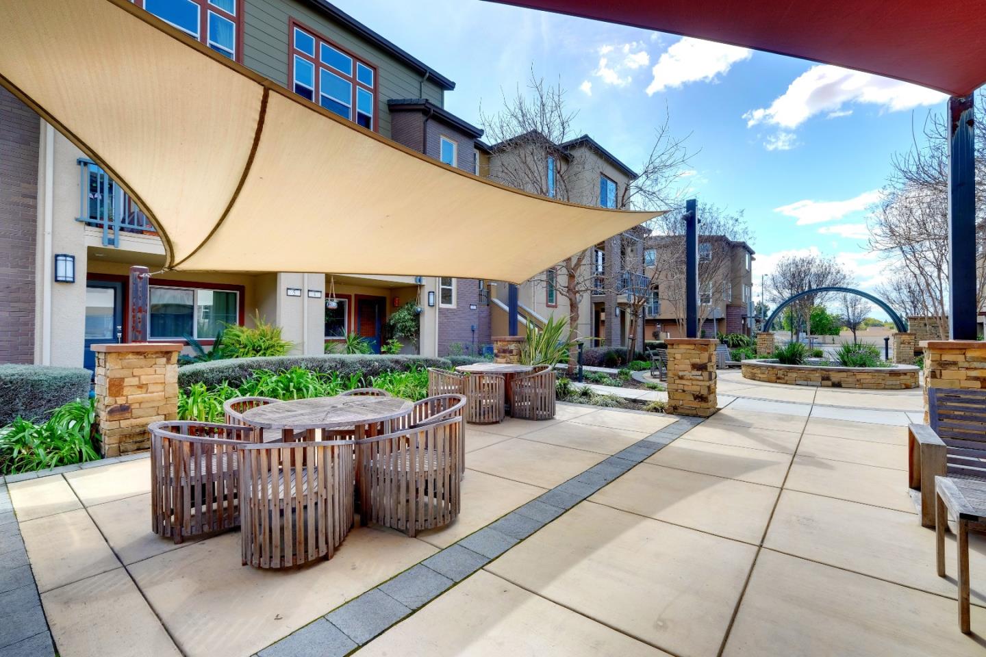 Detail Gallery Image 62 of 69 For 2423 Stearman Ln #2,  San Jose,  CA 95132 - 3 Beds | 3 Baths