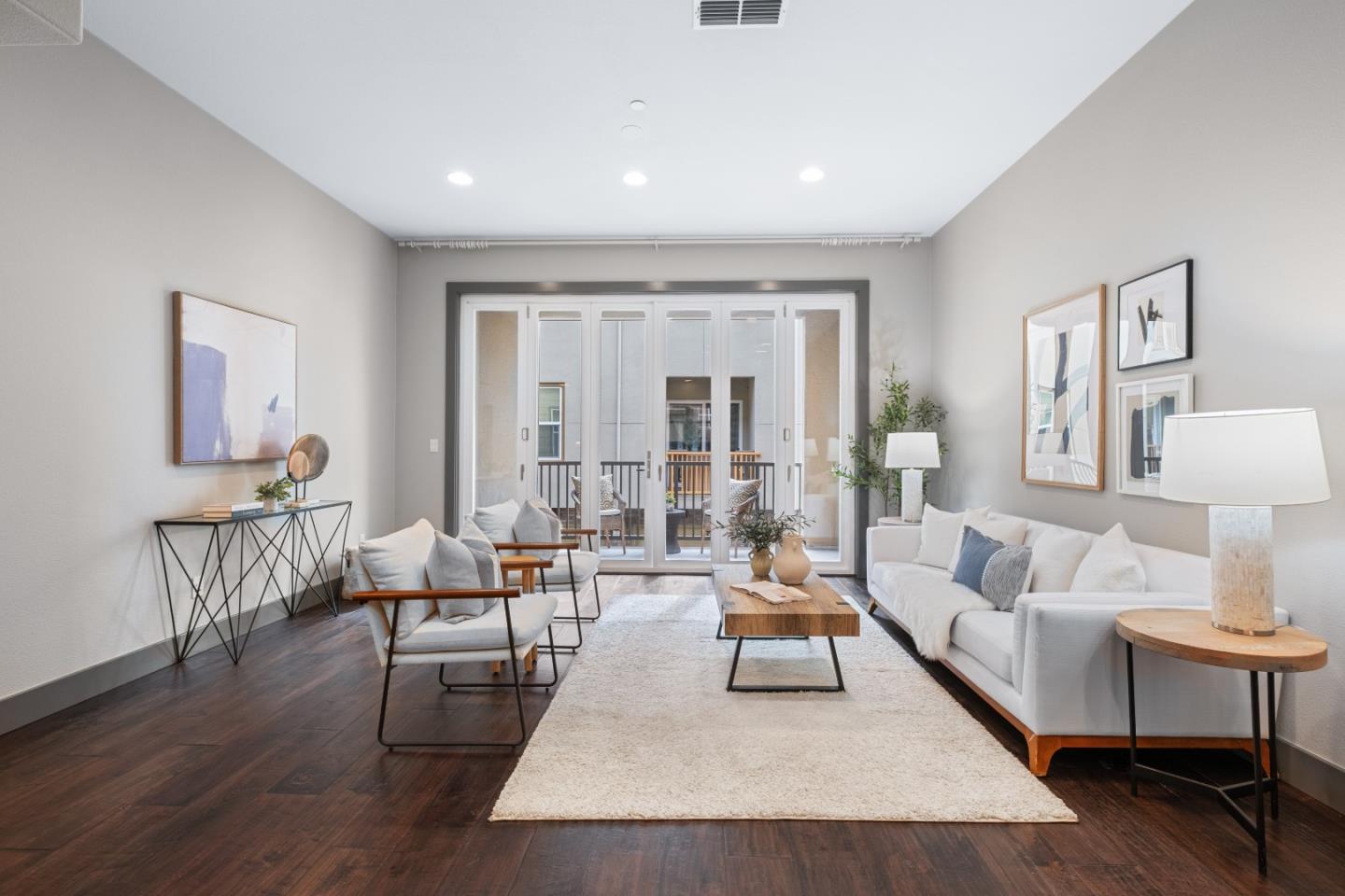 Detail Gallery Image 7 of 69 For 2423 Stearman Ln #2,  San Jose,  CA 95132 - 3 Beds | 3 Baths