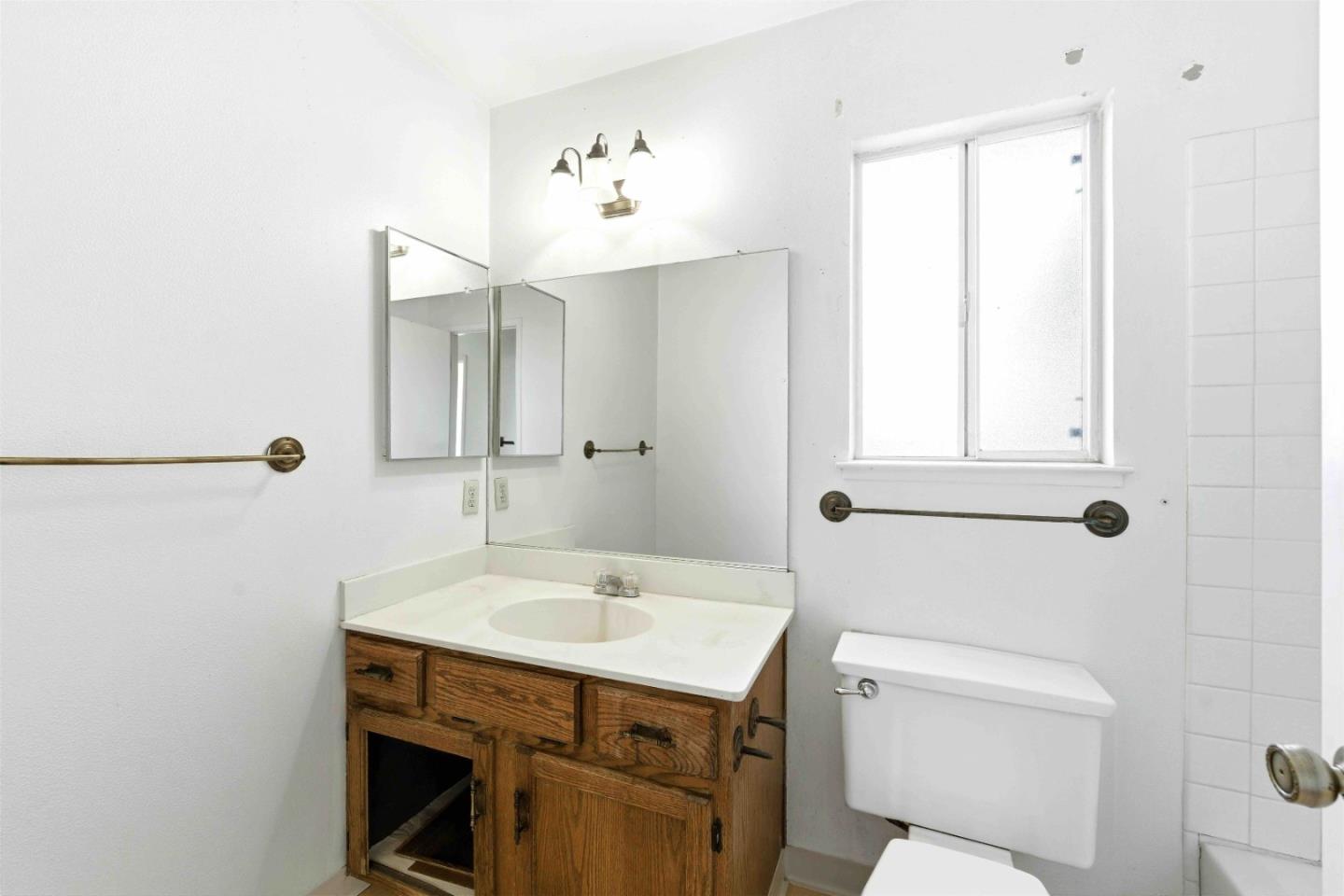 Detail Gallery Image 12 of 20 For 15255 Pratola Ct, Morgan Hill,  CA 95037 - 3 Beds | 2 Baths