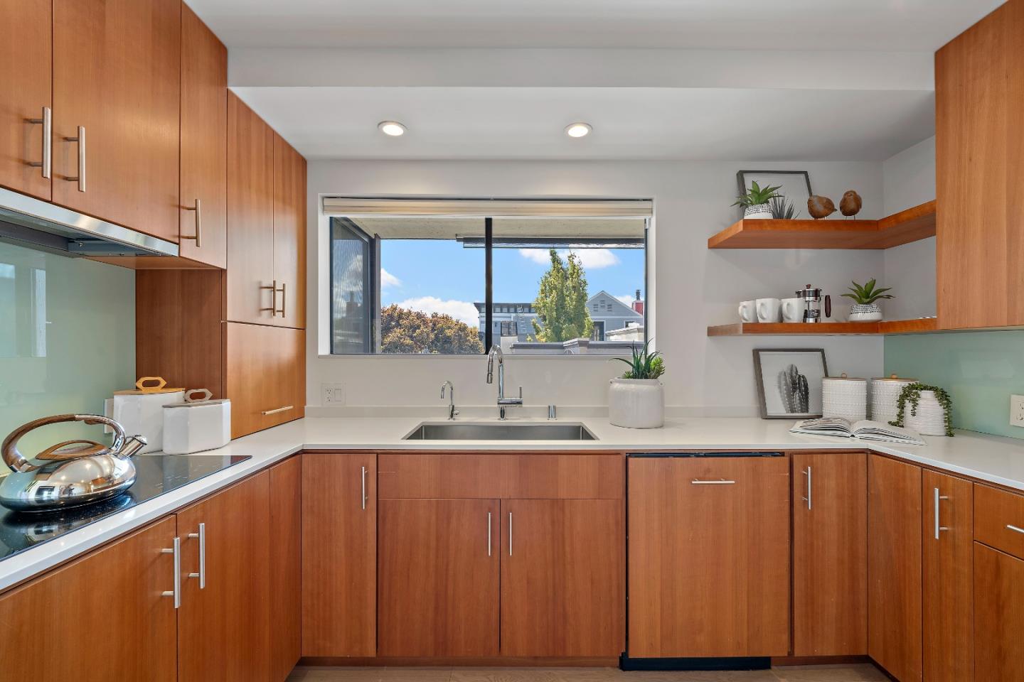 Detail Gallery Image 10 of 18 For 770 Bryant St, Palo Alto,  CA 94301 - 2 Beds | 2 Baths