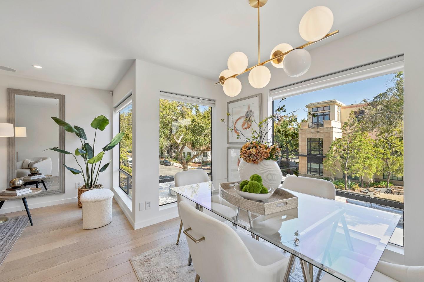 Detail Gallery Image 5 of 18 For 770 Bryant St, Palo Alto,  CA 94301 - 2 Beds | 2 Baths