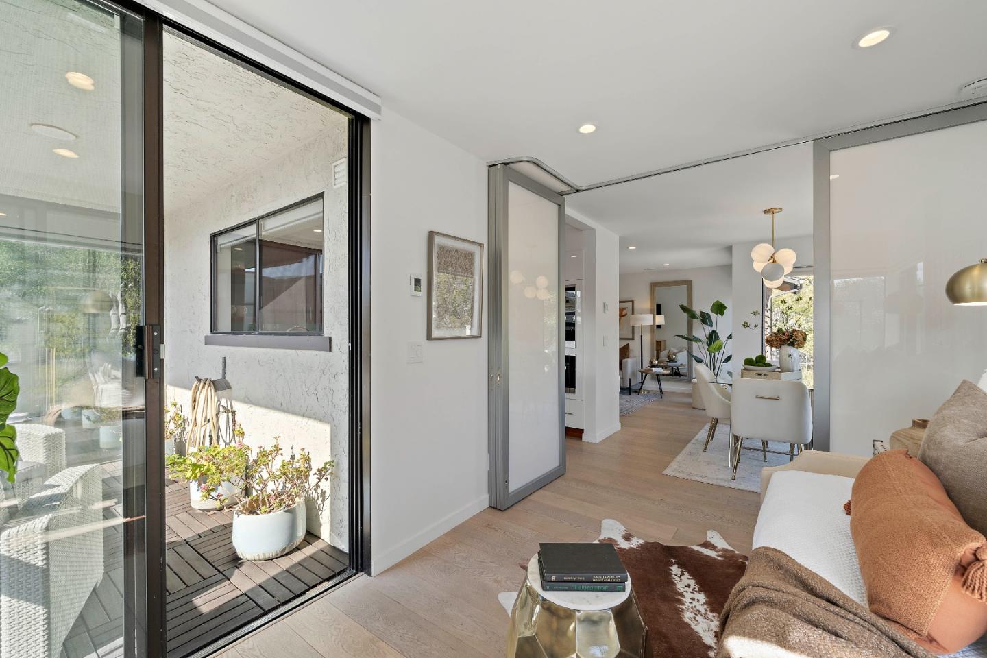 Detail Gallery Image 7 of 18 For 770 Bryant St, Palo Alto,  CA 94301 - 2 Beds | 2 Baths