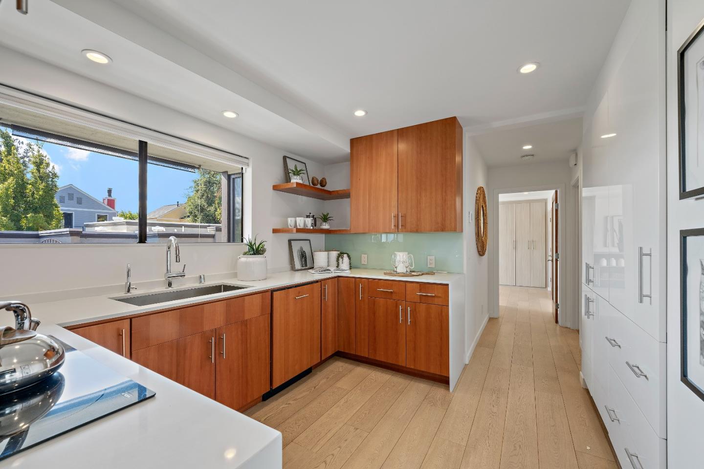 Detail Gallery Image 8 of 18 For 770 Bryant St, Palo Alto,  CA 94301 - 2 Beds | 2 Baths