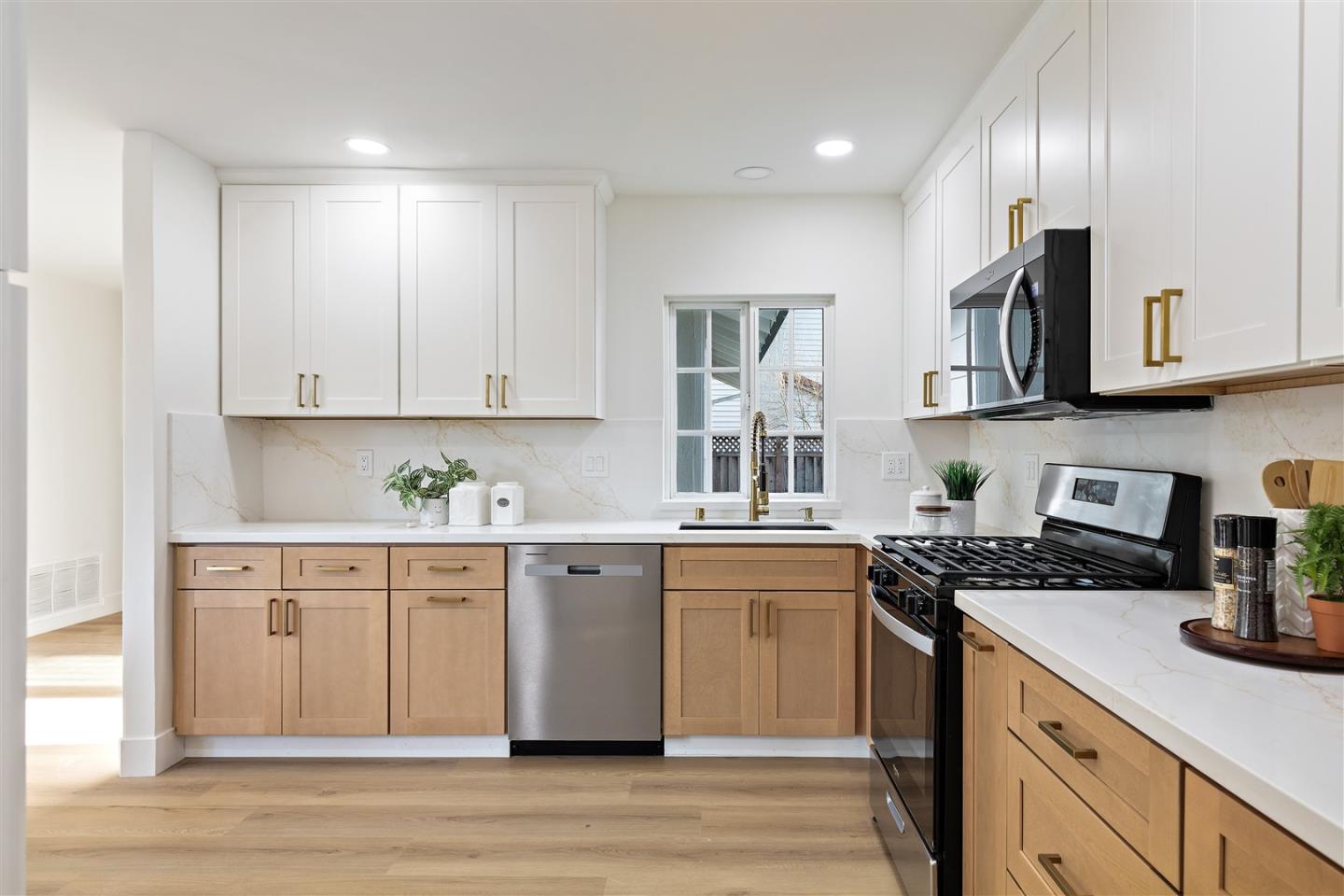 Detail Gallery Image 10 of 32 For 1317 Tourney Dr, San Jose,  CA 95131 - 4 Beds | 2 Baths