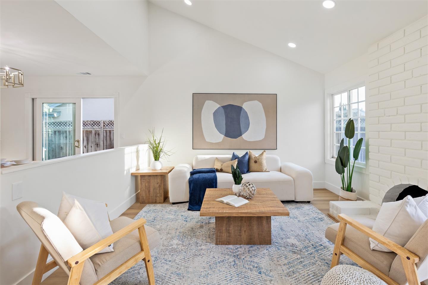 Detail Gallery Image 3 of 32 For 1317 Tourney Dr, San Jose,  CA 95131 - 4 Beds | 2 Baths