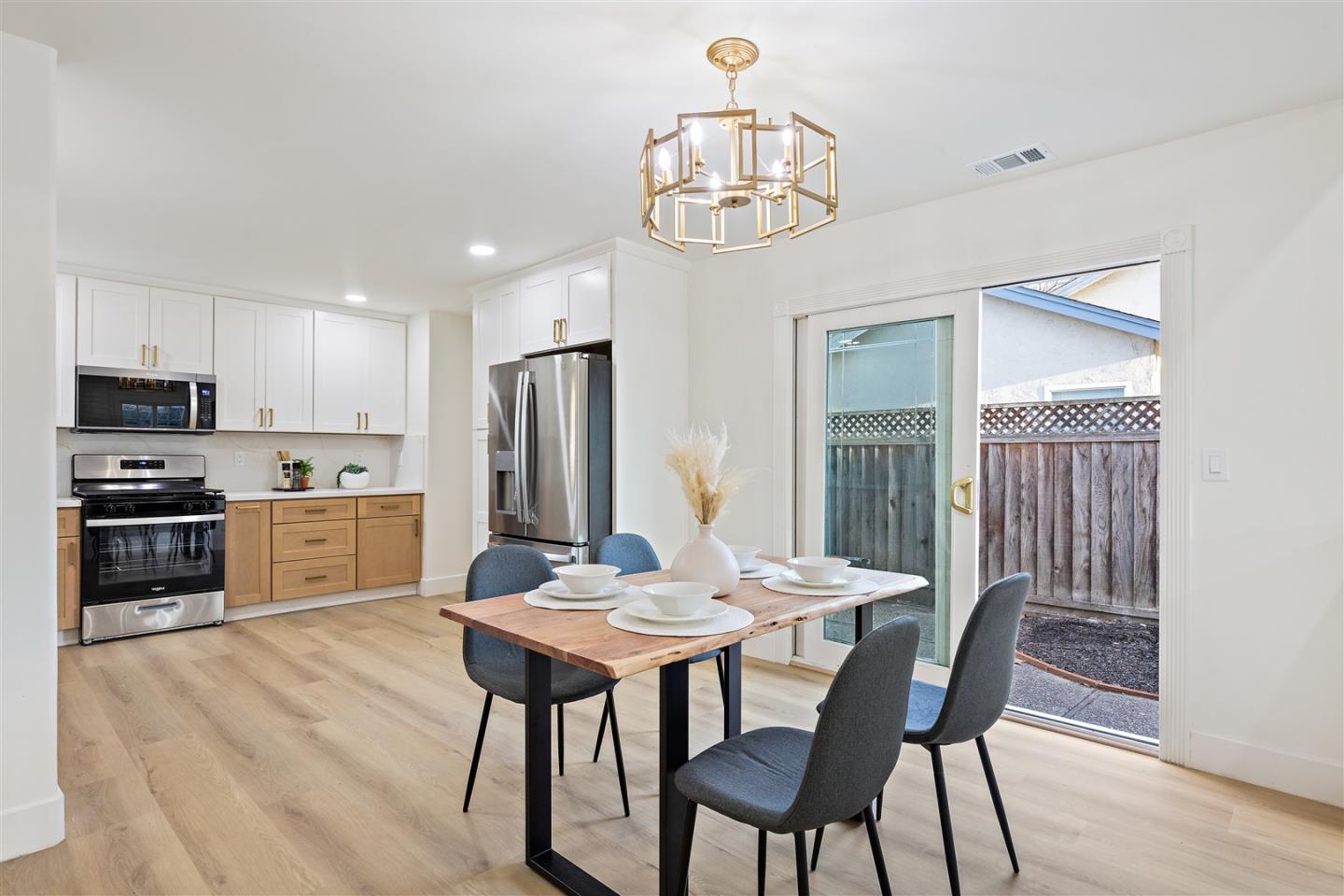 Detail Gallery Image 8 of 32 For 1317 Tourney Dr, San Jose,  CA 95131 - 4 Beds | 2 Baths