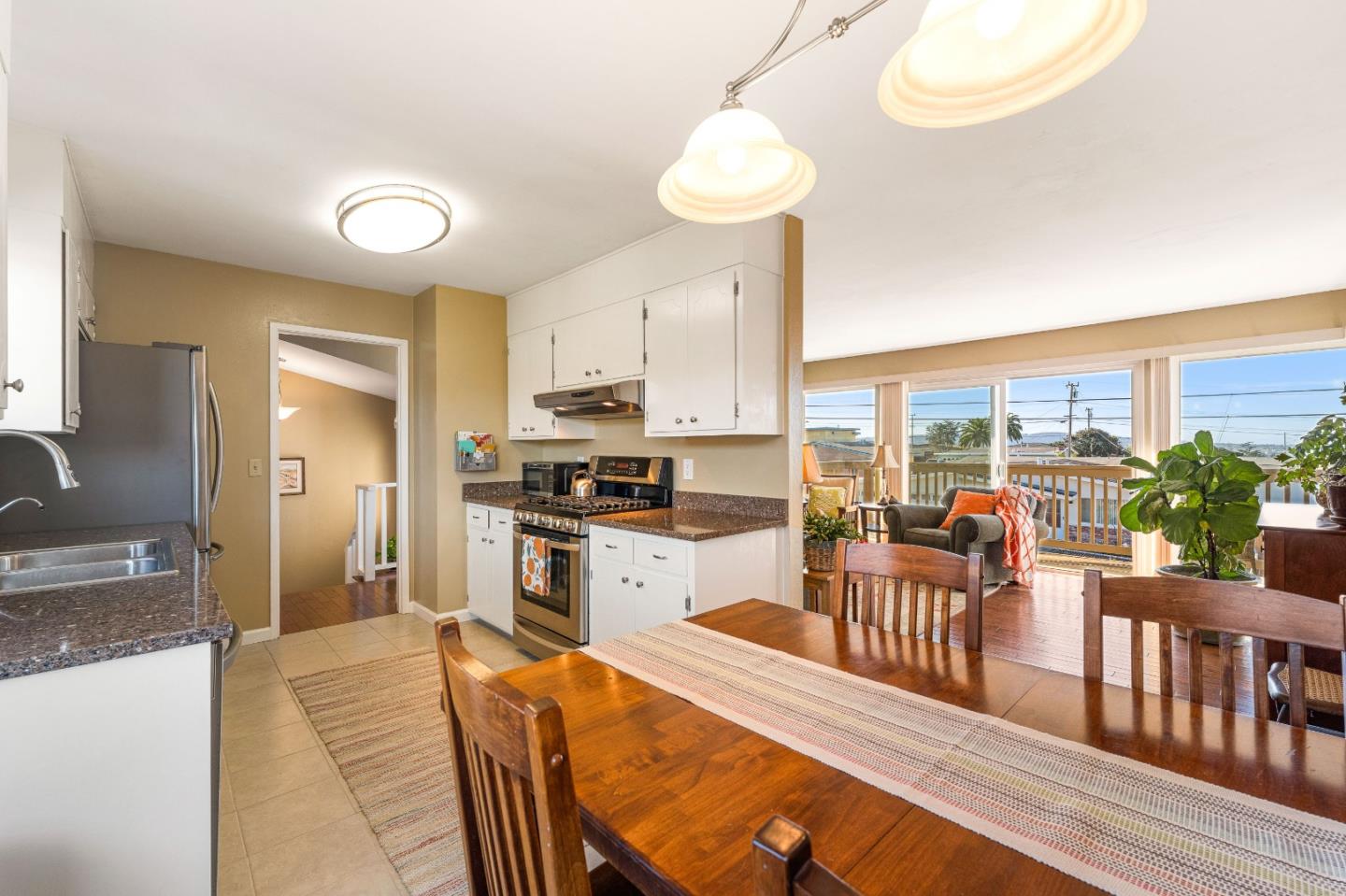 Detail Gallery Image 12 of 40 For 1780 Granada St, Seaside,  CA 93955 - 3 Beds | 2 Baths