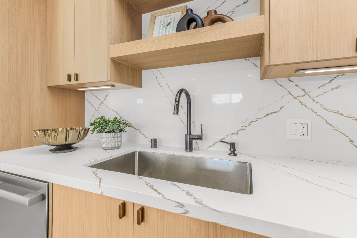 Detail Gallery Image 22 of 34 For 4632 Ulloa St, San Francisco,  CA 94116 - 3 Beds | 2 Baths