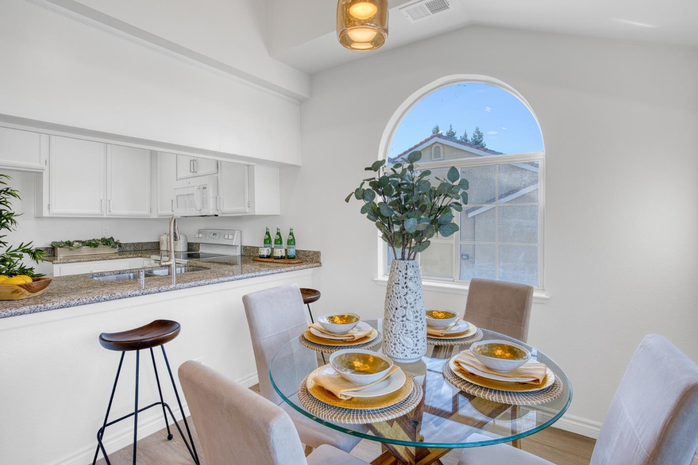 Photo #10: ML82031040 Listing: Photo #10