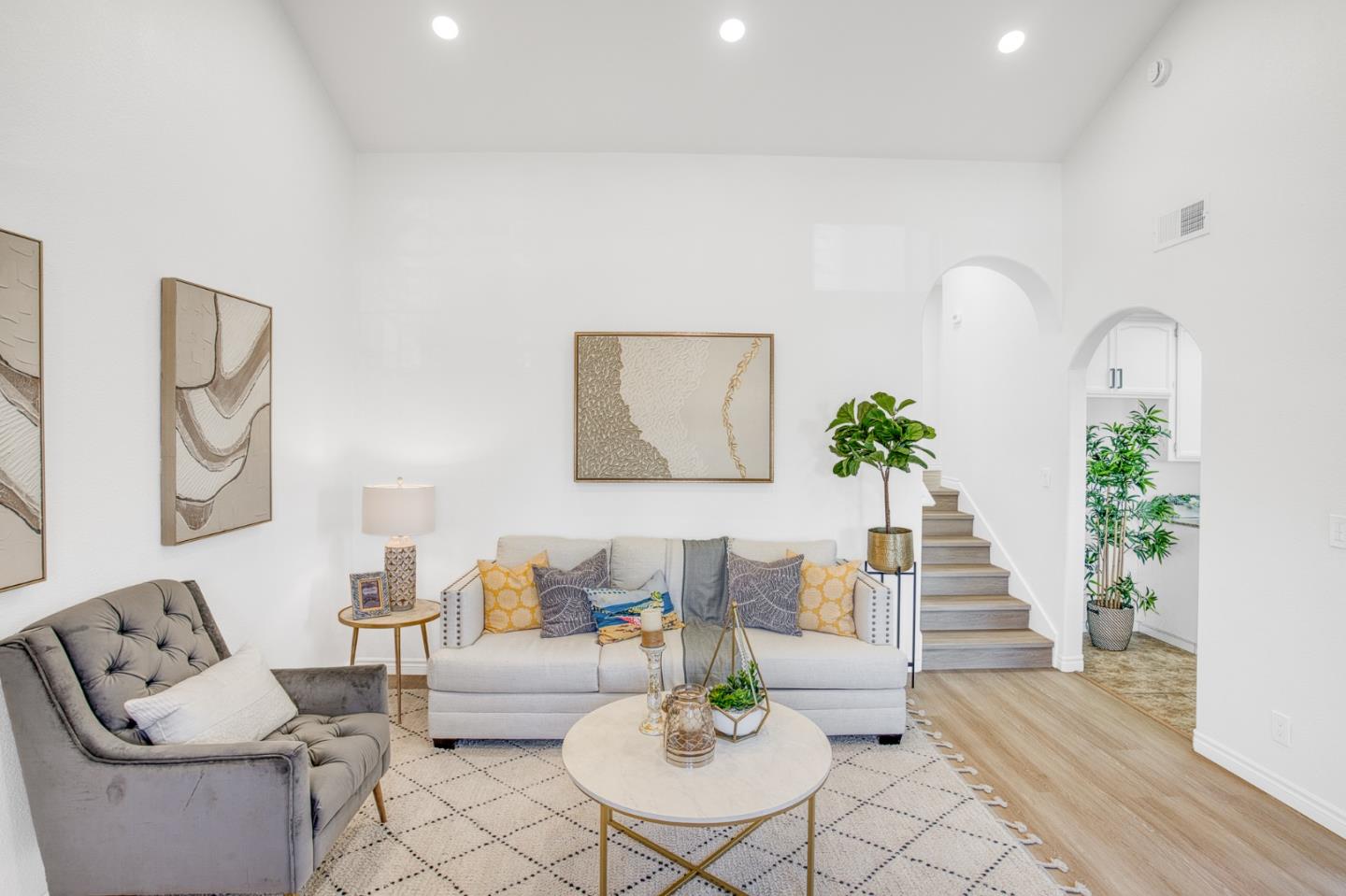 Photo #4: ML82031040 Listing: Photo #4