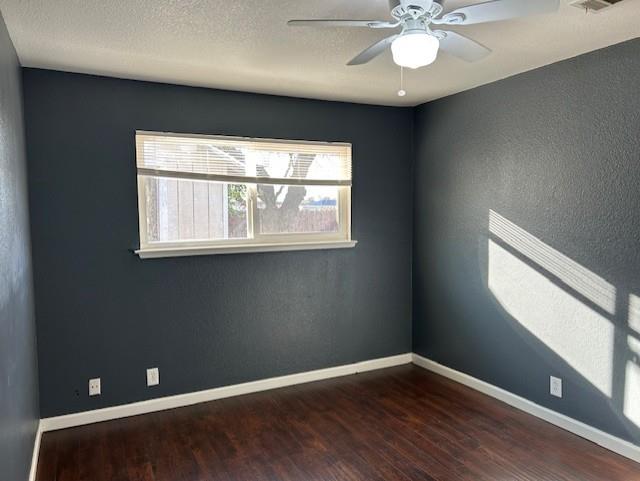 Detail Gallery Image 7 of 33 For 213 Rendon Ave, Stockton,  CA 95205 - 3 Beds | 1 Baths