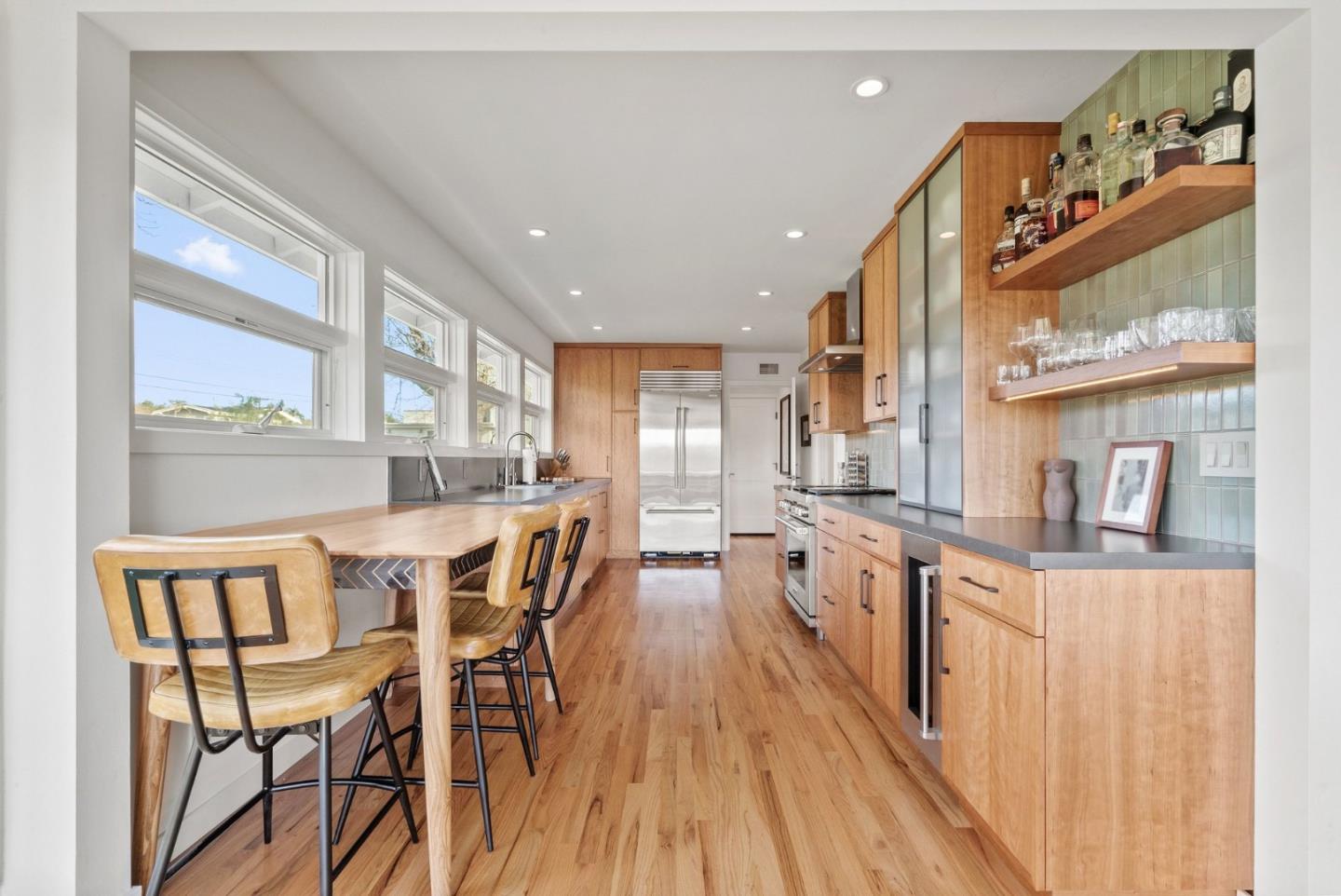 Detail Gallery Image 21 of 47 For 158 Belvedere Ter, Santa Cruz,  CA 95062 - 2 Beds | 2 Baths