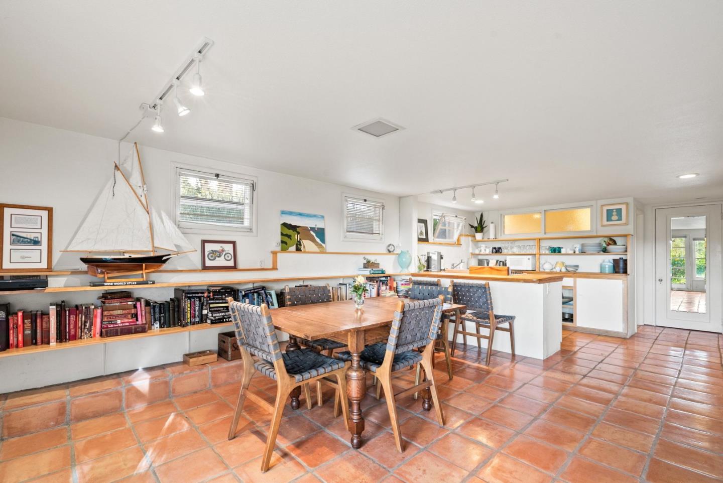 Detail Gallery Image 34 of 47 For 158 Belvedere Ter, Santa Cruz,  CA 95062 - 2 Beds | 2 Baths