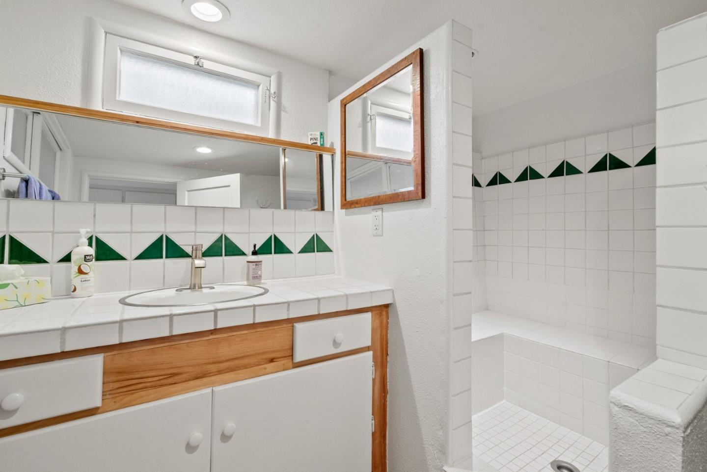 Detail Gallery Image 39 of 47 For 158 Belvedere Ter, Santa Cruz,  CA 95062 - 2 Beds | 2 Baths