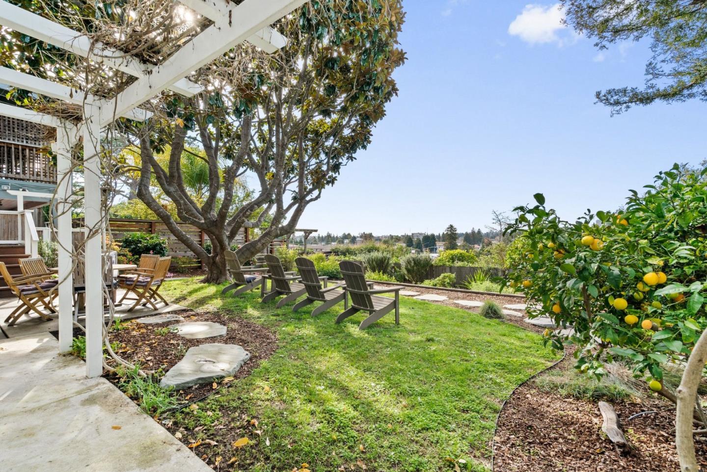 Detail Gallery Image 40 of 47 For 158 Belvedere Ter, Santa Cruz,  CA 95062 - 2 Beds | 2 Baths