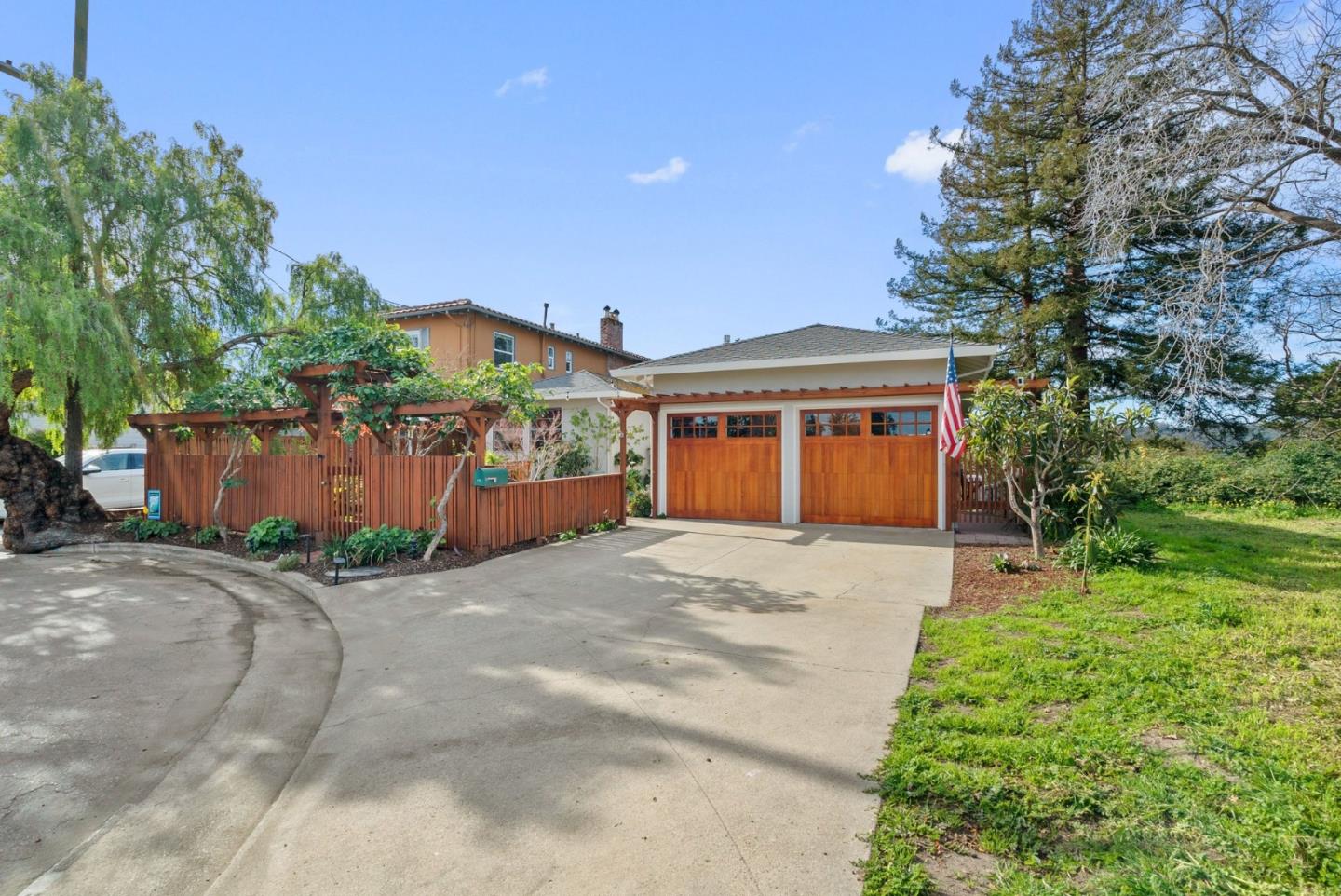 Detail Gallery Image 6 of 47 For 158 Belvedere Ter, Santa Cruz,  CA 95062 - 2 Beds | 2 Baths