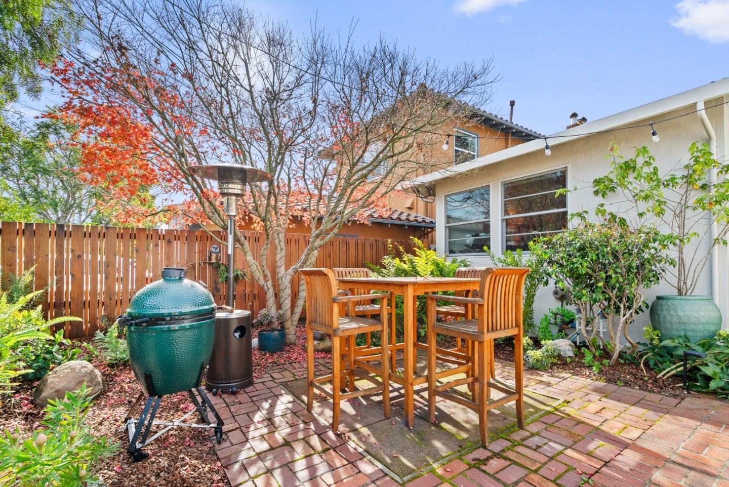 Detail Gallery Image 8 of 47 For 158 Belvedere Ter, Santa Cruz,  CA 95062 - 2 Beds | 2 Baths