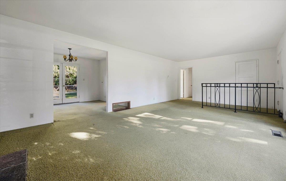 Detail Gallery Image 11 of 28 For 643 Jay St, Los Altos,  CA 94022 - 5 Beds | 2/1 Baths