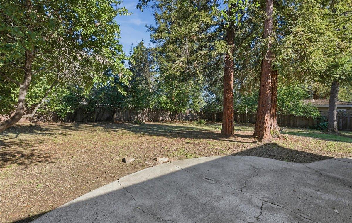 Detail Gallery Image 23 of 28 For 643 Jay St, Los Altos,  CA 94022 - 5 Beds | 2/1 Baths