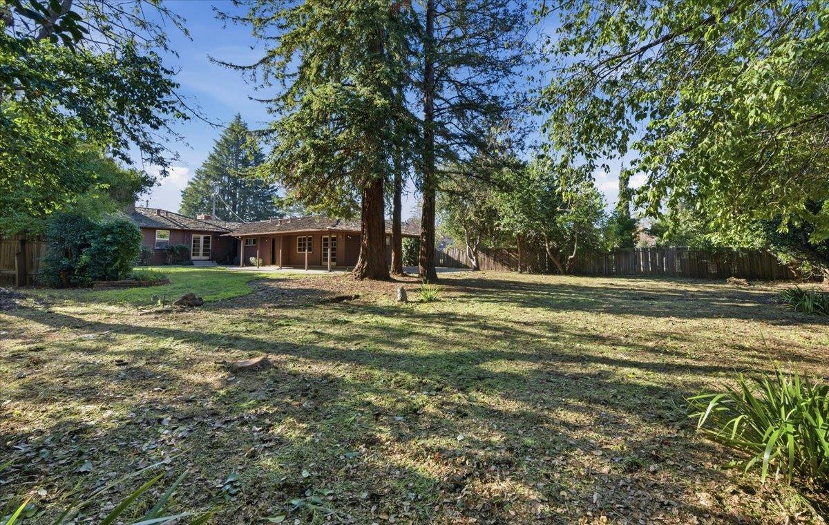 Detail Gallery Image 26 of 28 For 643 Jay St, Los Altos,  CA 94022 - 5 Beds | 2/1 Baths