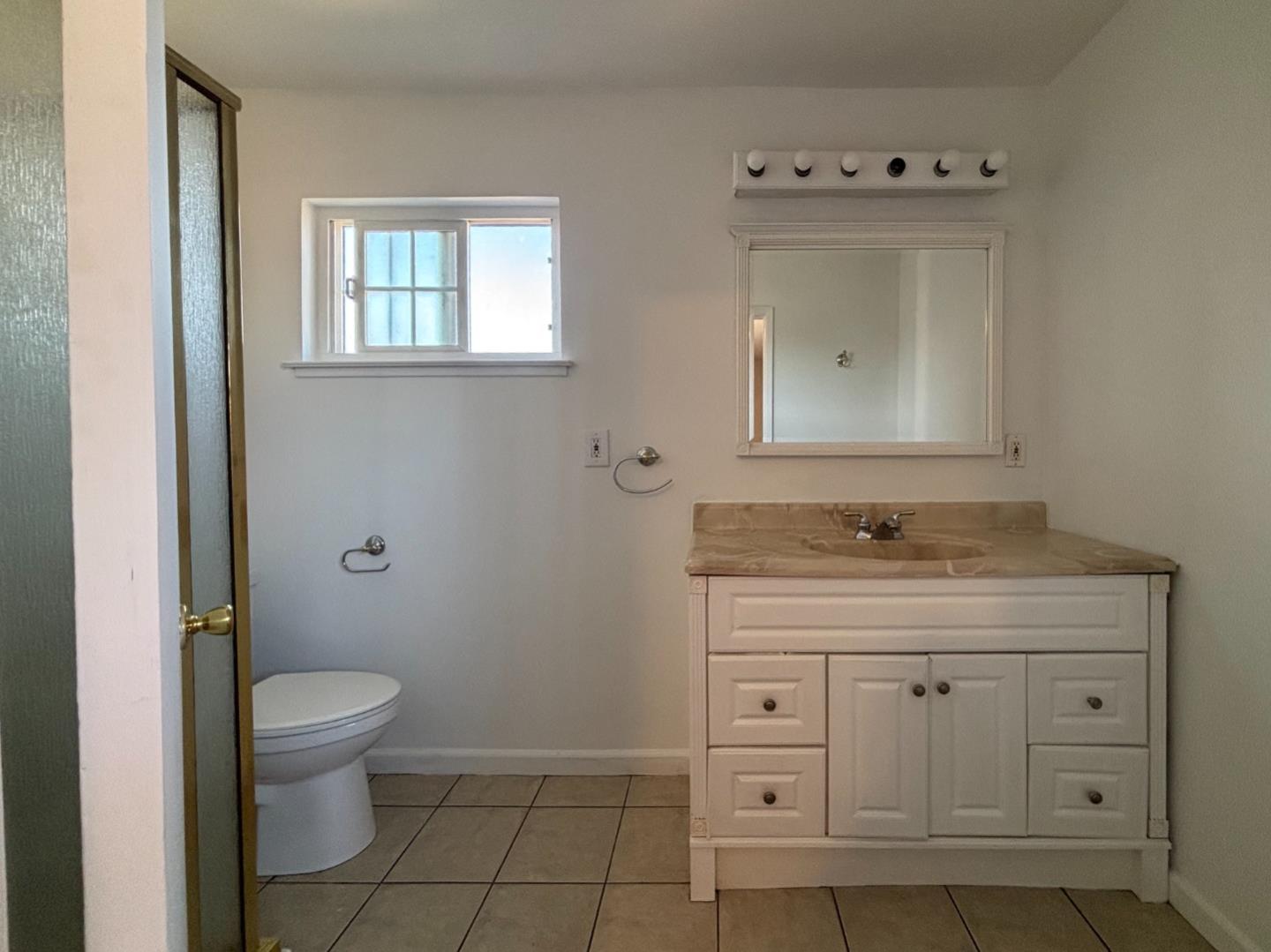 Detail Gallery Image 18 of 31 For 244 Beegum Way, San Jose,  CA 95123 - 3 Beds | 2/1 Baths