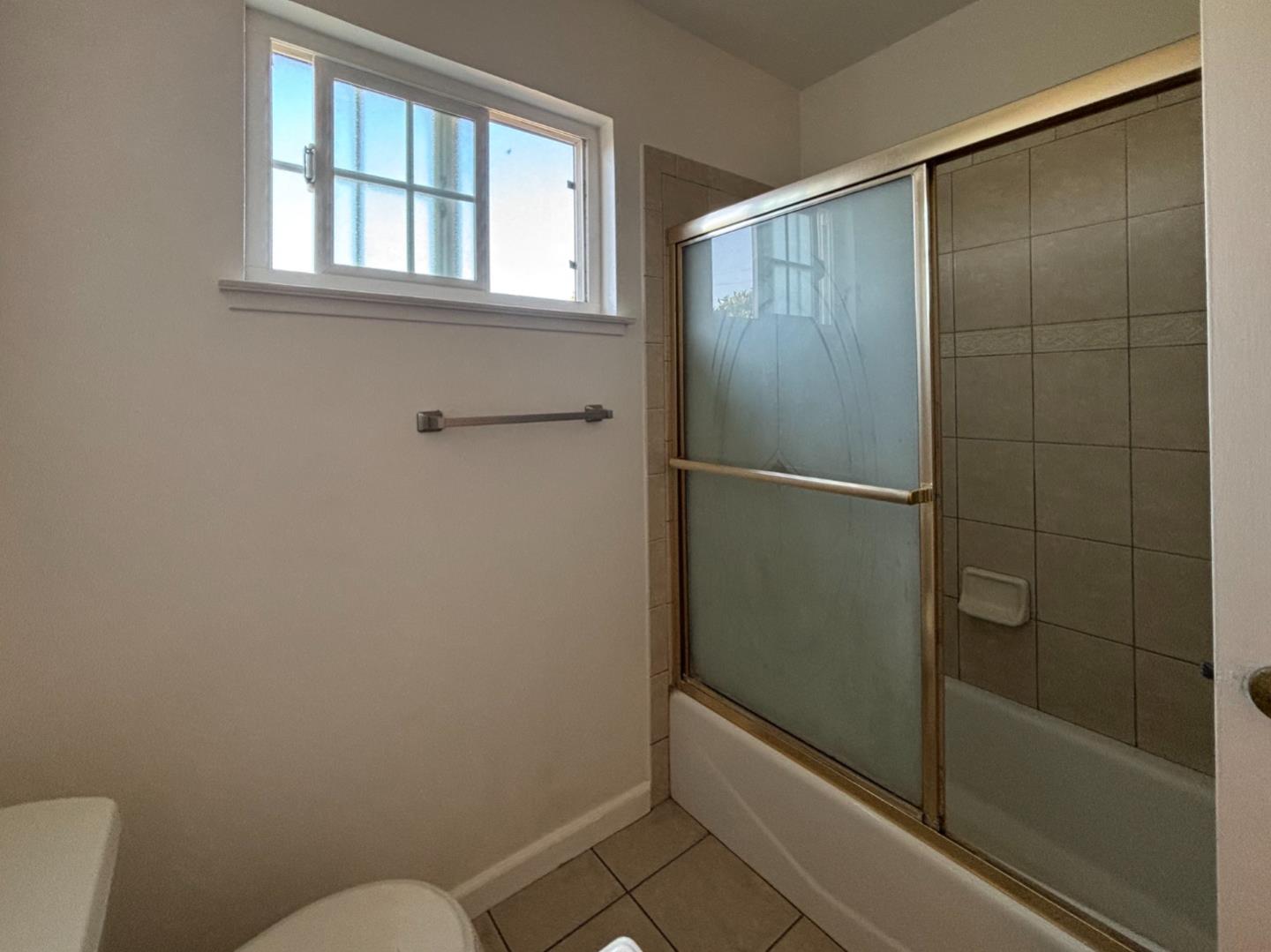 Detail Gallery Image 22 of 31 For 244 Beegum Way, San Jose,  CA 95123 - 3 Beds | 2/1 Baths