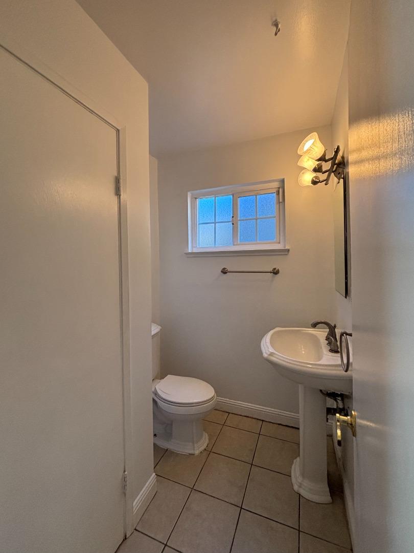Detail Gallery Image 24 of 31 For 244 Beegum Way, San Jose,  CA 95123 - 3 Beds | 2/1 Baths