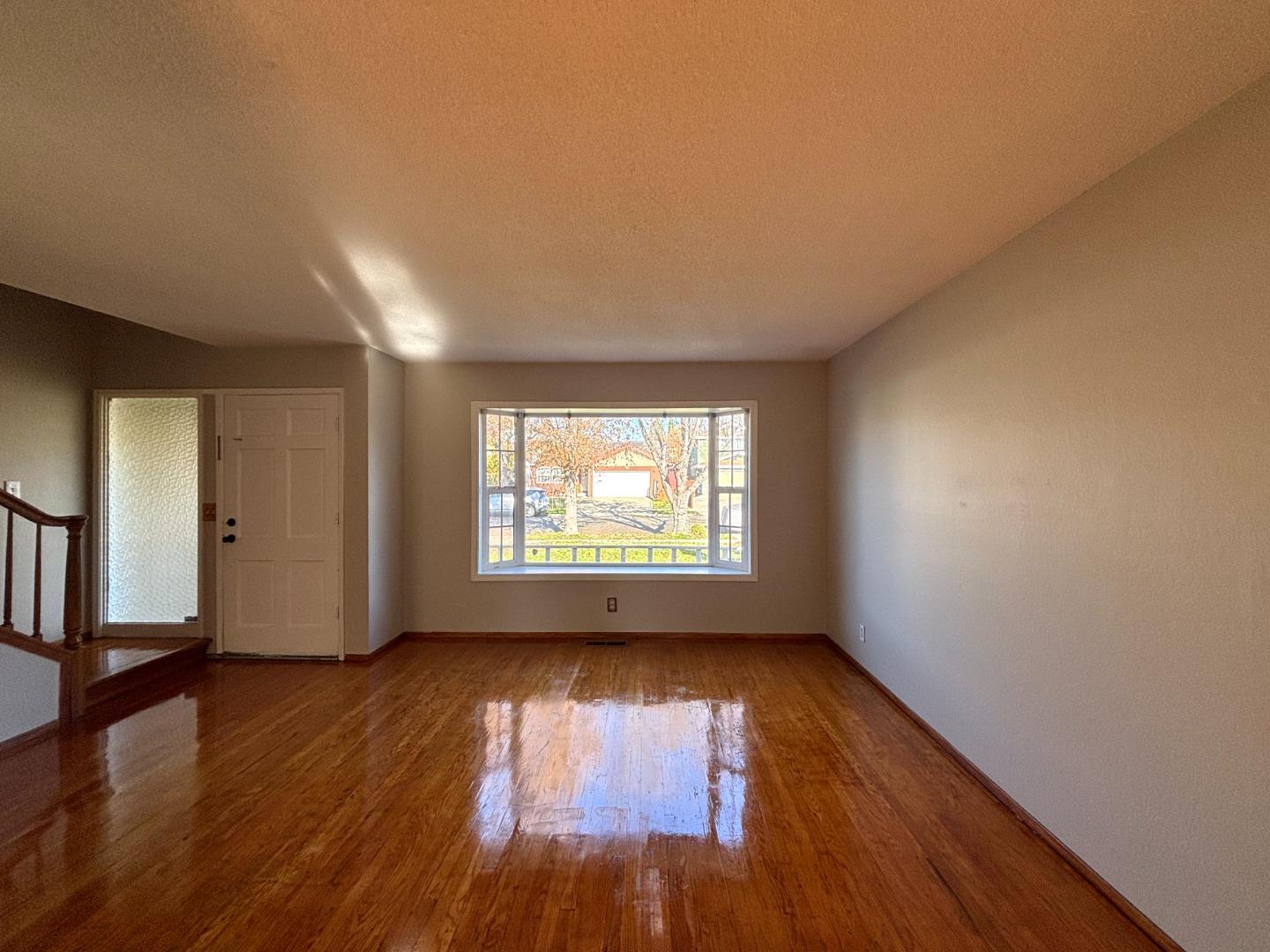 Detail Gallery Image 5 of 31 For 244 Beegum Way, San Jose,  CA 95123 - 3 Beds | 2/1 Baths