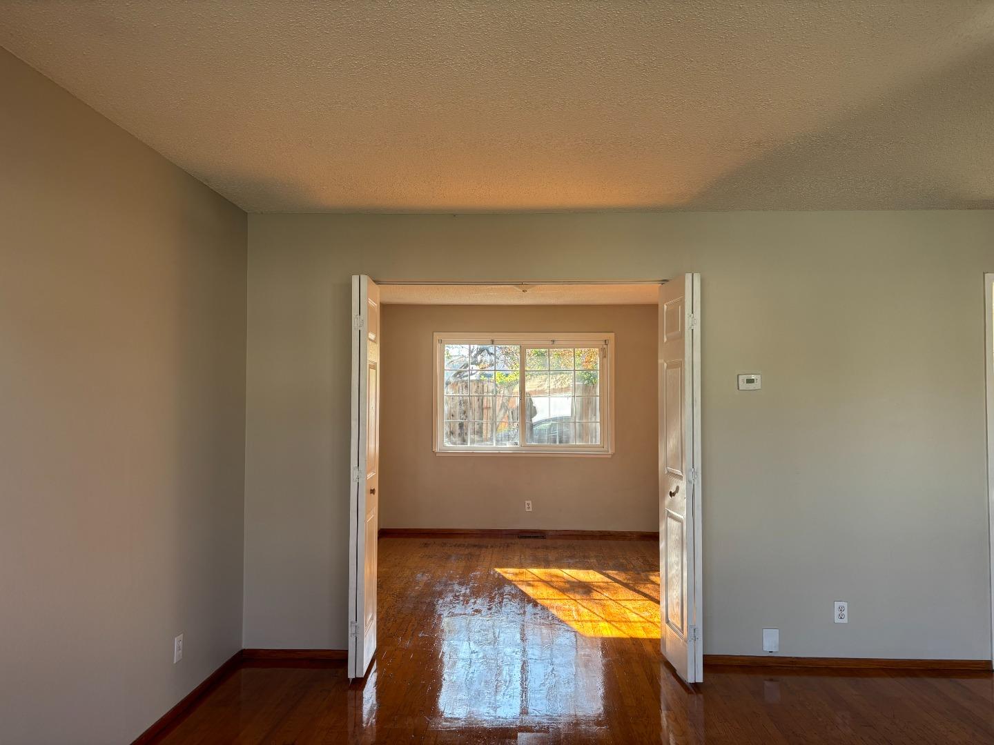 Detail Gallery Image 8 of 31 For 244 Beegum Way, San Jose,  CA 95123 - 3 Beds | 2/1 Baths