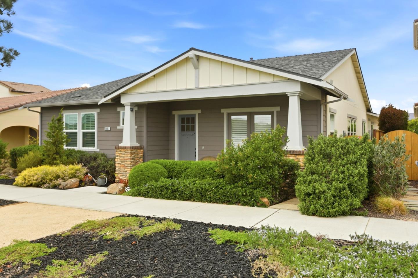 Detail Gallery Image 4 of 35 For 2951 Abrams Dr, Marina,  CA 93933 - 3 Beds | 3 Baths