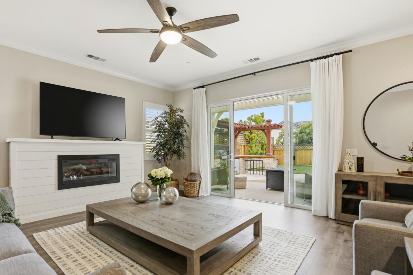 Detail Gallery Image 9 of 35 For 2951 Abrams Dr, Marina,  CA 93933 - 3 Beds | 3 Baths