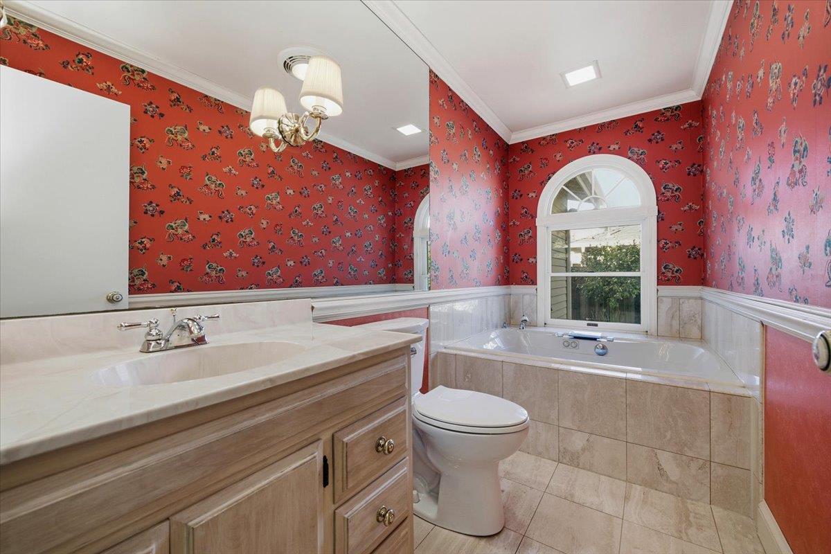 Detail Gallery Image 16 of 33 For 915 Berry Ave, Los Altos,  CA 94024 - 4 Beds | 3 Baths