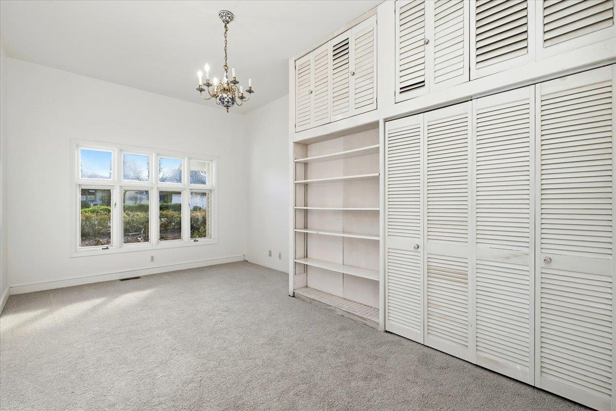 Detail Gallery Image 19 of 33 For 915 Berry Ave, Los Altos,  CA 94024 - 4 Beds | 3 Baths