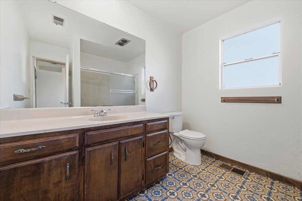 Detail Gallery Image 22 of 33 For 915 Berry Ave, Los Altos,  CA 94024 - 4 Beds | 3 Baths