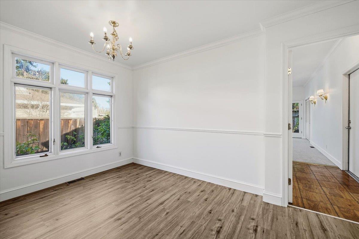 Detail Gallery Image 9 of 33 For 915 Berry Ave, Los Altos,  CA 94024 - 4 Beds | 3 Baths