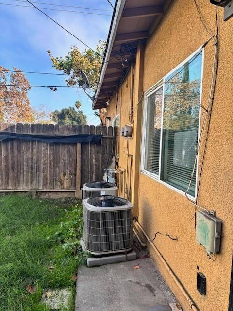 Detail Gallery Image 14 of 16 For 102 Oak St, Modesto,  CA 95351 - – Beds | – Baths