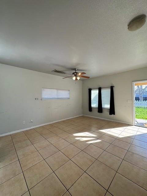 Detail Gallery Image 2 of 16 For 102 Oak St, Modesto,  CA 95351 - – Beds | – Baths