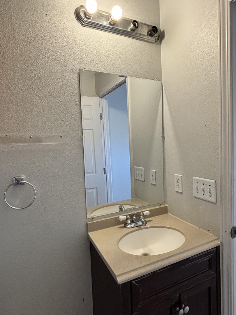 Detail Gallery Image 20 of 24 For 102 Oak St, Modesto,  CA 95351 - – Beds | – Baths