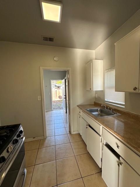 Detail Gallery Image 5 of 16 For 102 Oak St, Modesto,  CA 95351 - – Beds | – Baths