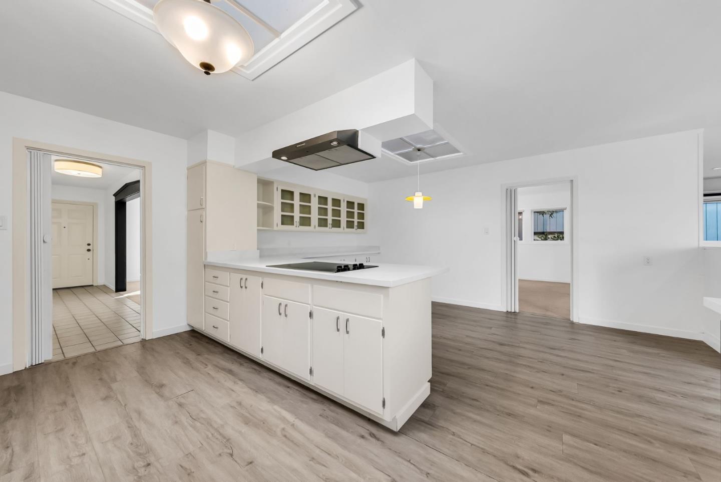 Detail Gallery Image 20 of 61 For 280 Angelita Ave, Pacifica,  CA 94044 - 3 Beds | 3 Baths