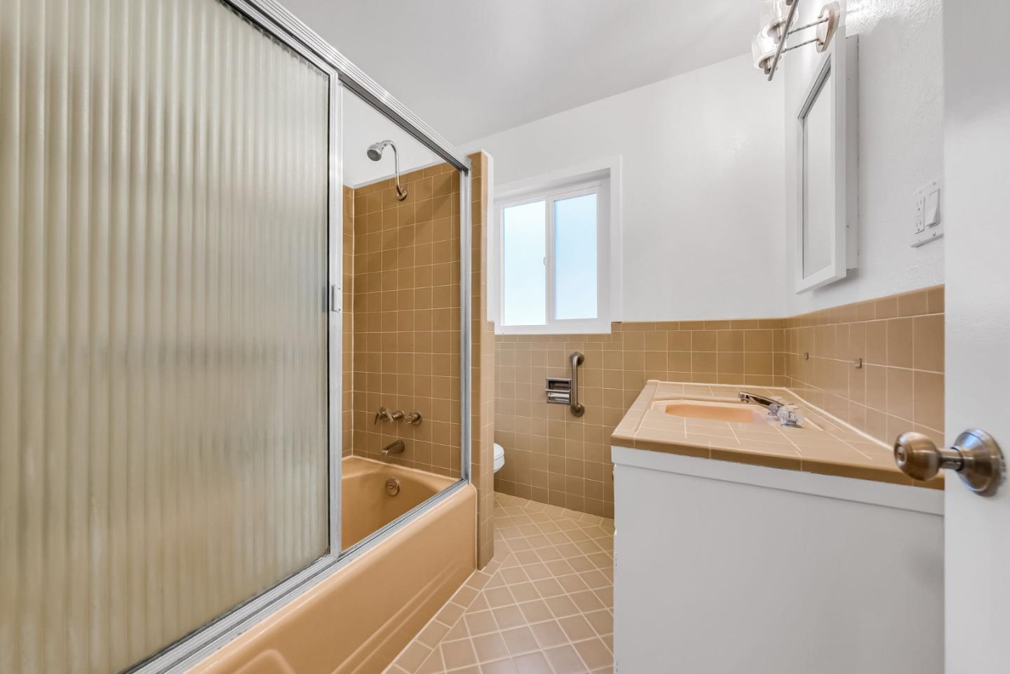 Detail Gallery Image 37 of 61 For 280 Angelita Ave, Pacifica,  CA 94044 - 3 Beds | 3 Baths